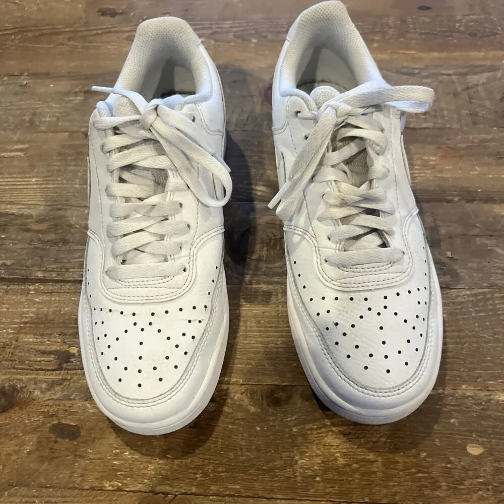 Nike Court Vision Low Women Triple White Low Top Sneaker CD5434-100 Size 7.5